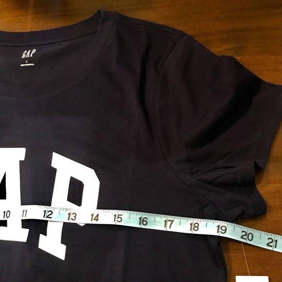 Gap Logo Tee - NWT - Picture 5 of 7